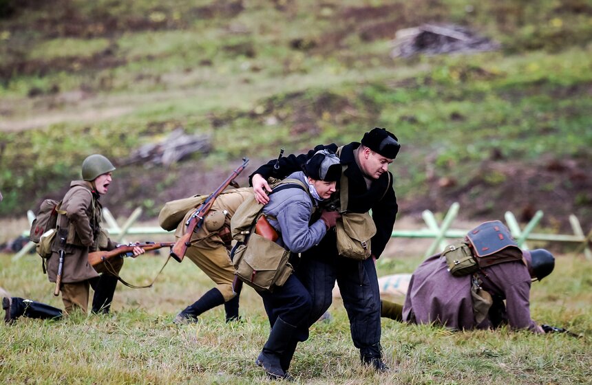 Реконструкция битвы под Москвой состоялась в музее-заповеднике "Бородинское поле" 11 фото