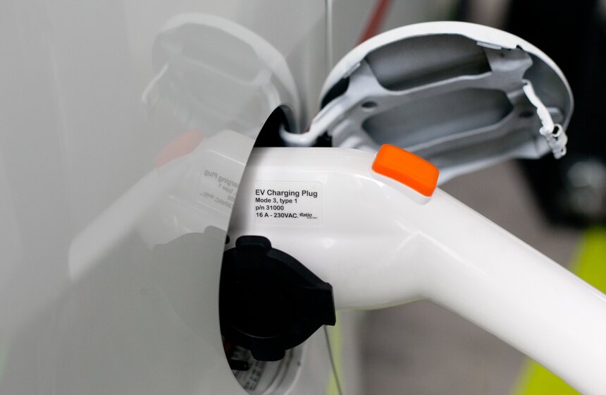 Открылись четыре новые зарядные станции для электромобилей 13 фото