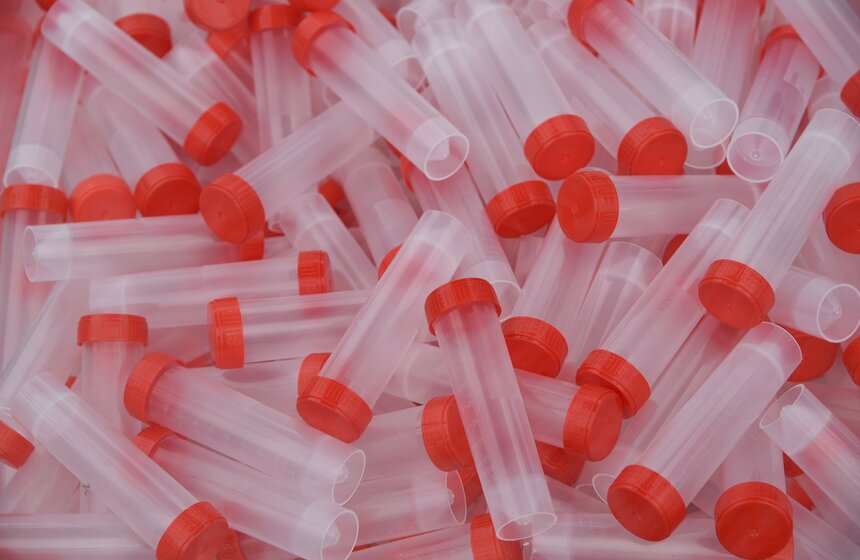 Необычный арт-объект к столетию скорой помощи установили в Москве 2 фото