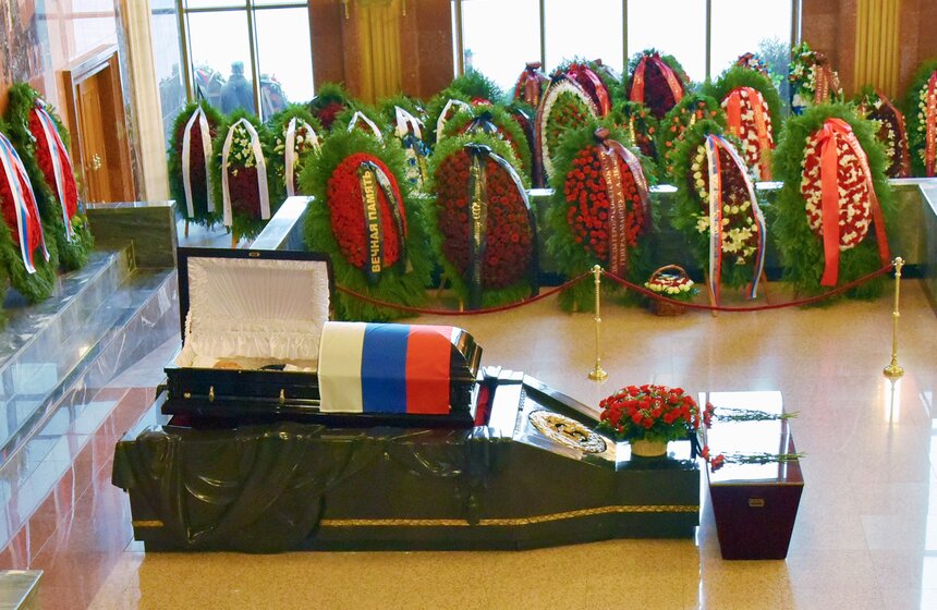 Прощание с Алексеем Леоновым на Мытищинском мемориальном кладбище 2 фото