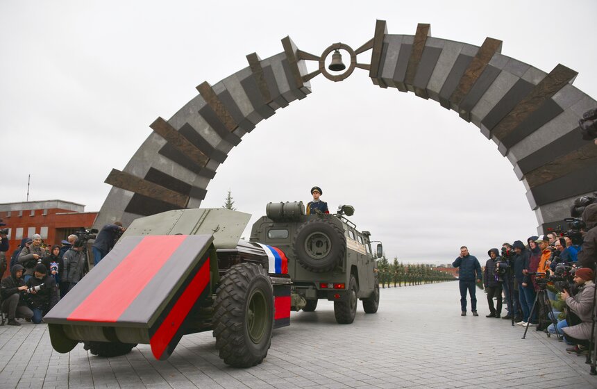 Прощание с Алексеем Леоновым на Мытищинском мемориальном кладбище 25 фото