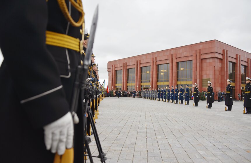 Прощание с Алексеем Леоновым на Мытищинском мемориальном кладбище 18 фото