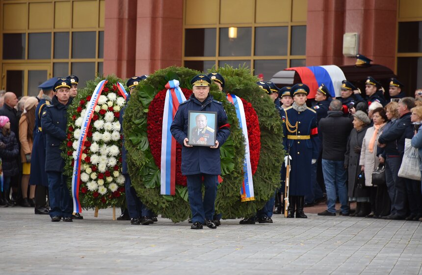 Прощание с Алексеем Леоновым на Мытищинском мемориальном кладбище 19 фото