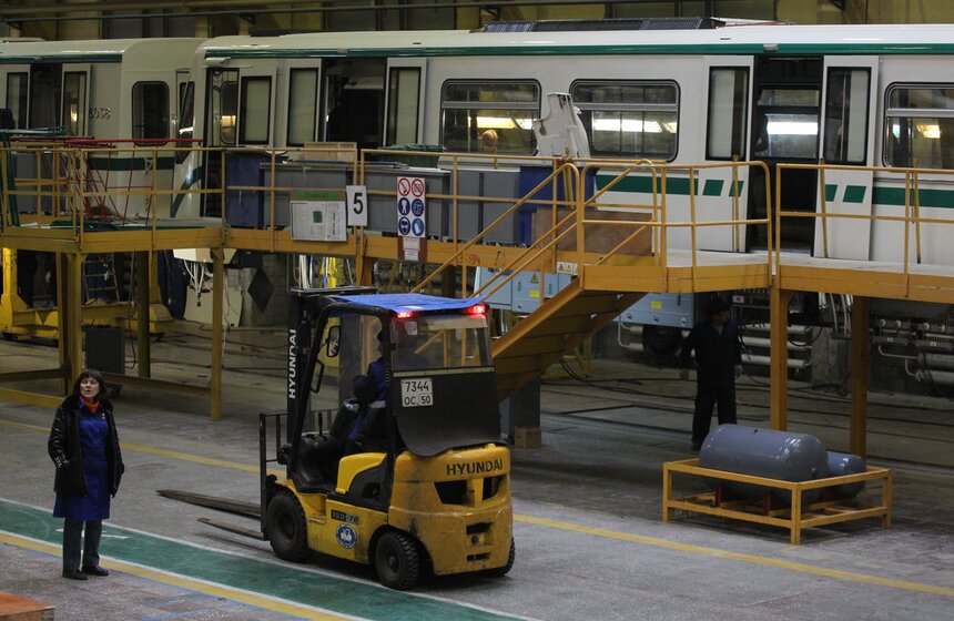 Метровагонмаш выпускает новые вагоны 11 фото
