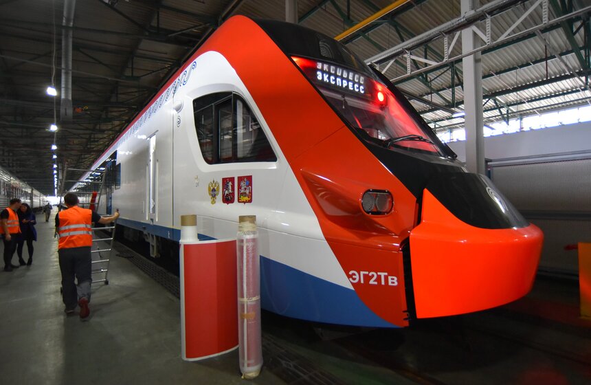 На поезда "Иволга" нанесли навигационные маркеры 1 фото