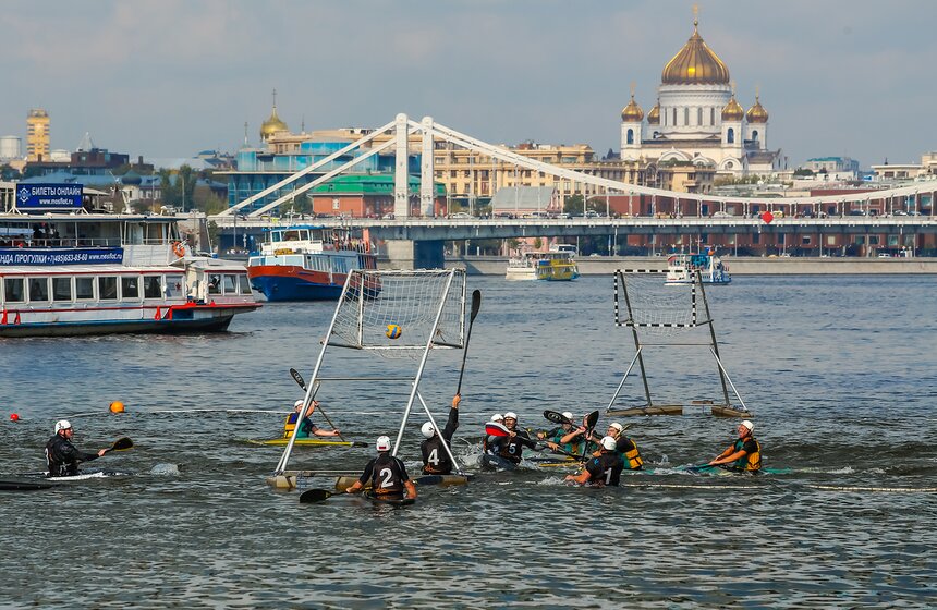 Соревнования по гребле на байдарках и каноэ прошли в Москве 22 фото