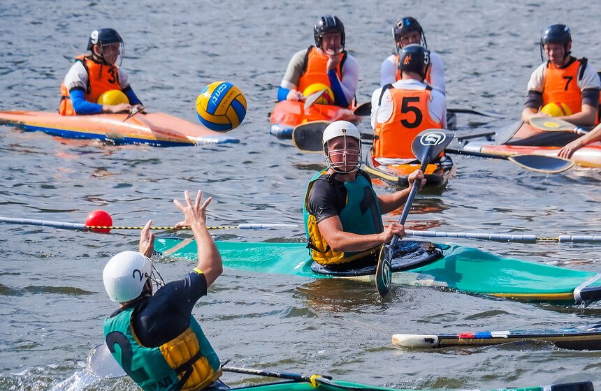 Соревнования по гребле на байдарках и каноэ прошли в Москве 21 фото