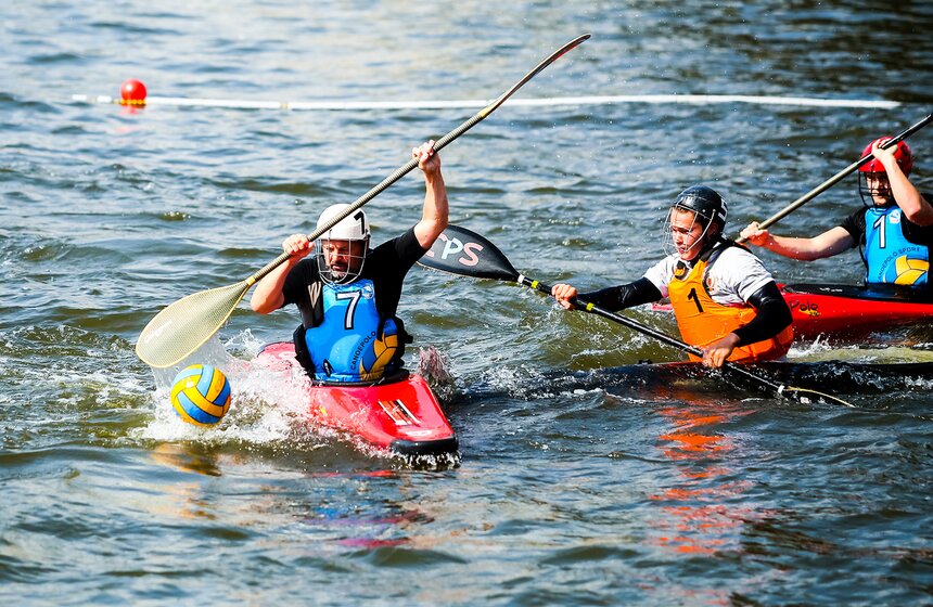 Соревнования по гребле на байдарках и каноэ прошли в Москве 5 фото