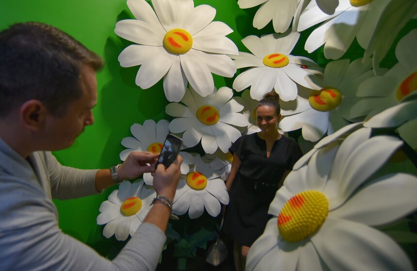 От ненависти до любви один шаг: в Москве открылся "Музей Эмоций" 15 фото