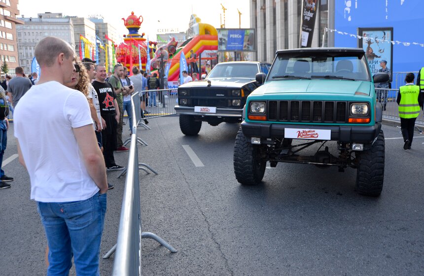 Рок-фестиваль "Наши в городе" поздравил столицу с праздником 2 фото