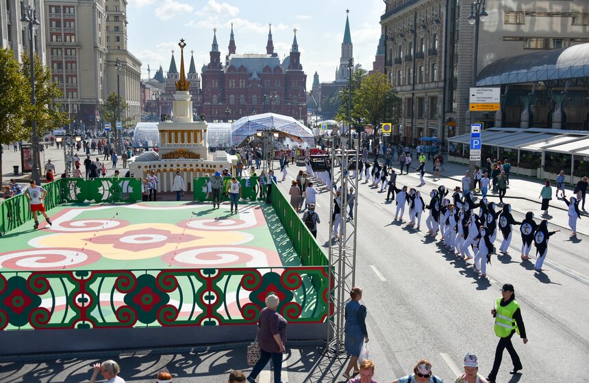 Празднование Дня города на Тверской улице 4 фото