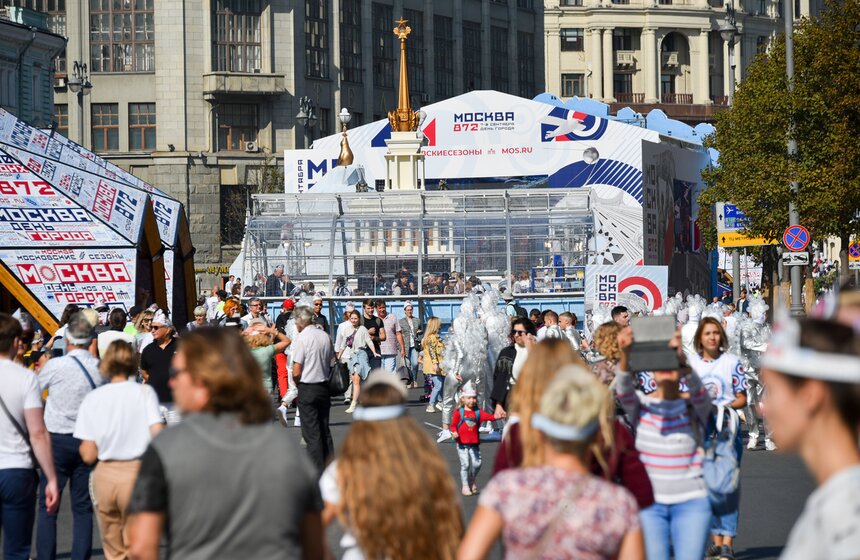 Празднование Дня города на Тверской улице 8 фото