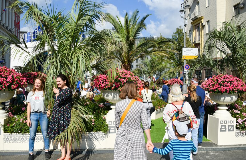 Празднование Дня города на Тверской улице 16 фото