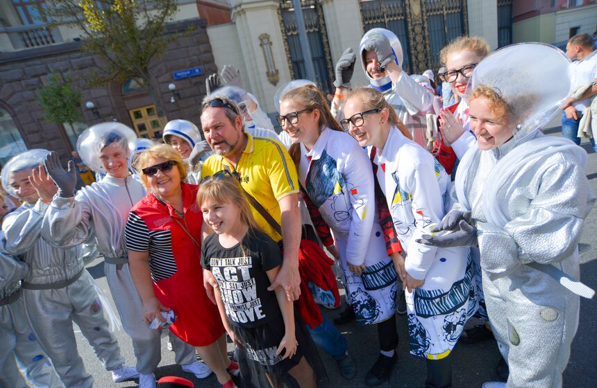 Празднование Дня города на Тверской улице 17 фото