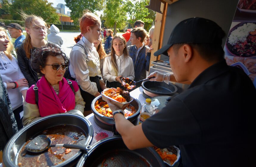В "Музеоне" состоялся фестиваль корейской культуры "Чусок" 5 фото