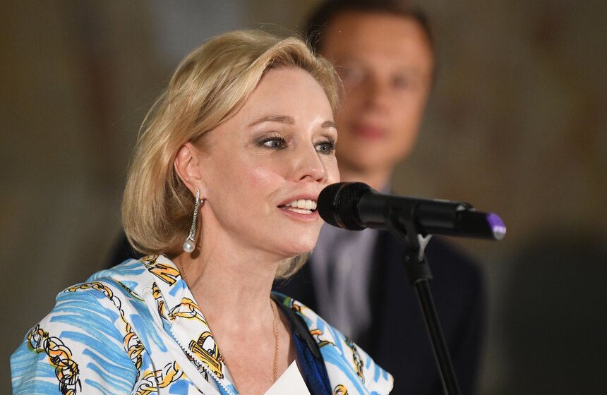 Тематический поезд в честь Олега Табакова представили в метро 10 фото