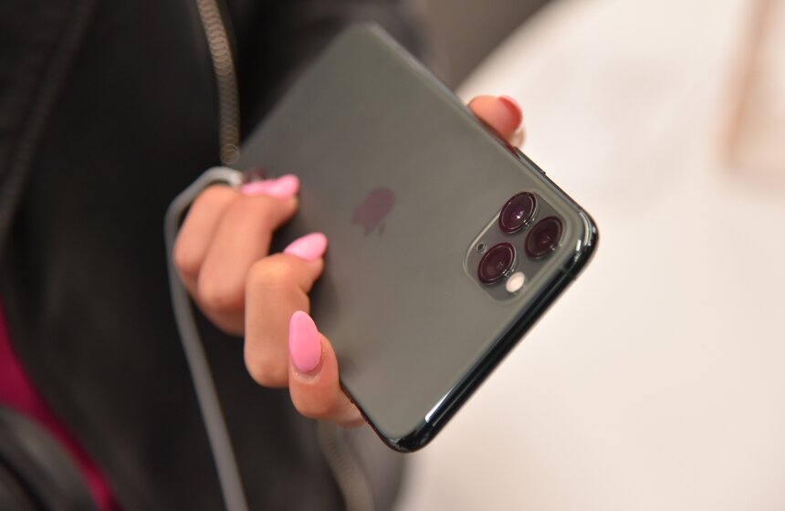 В столице стартовали продажи новых iPhone 17 фото