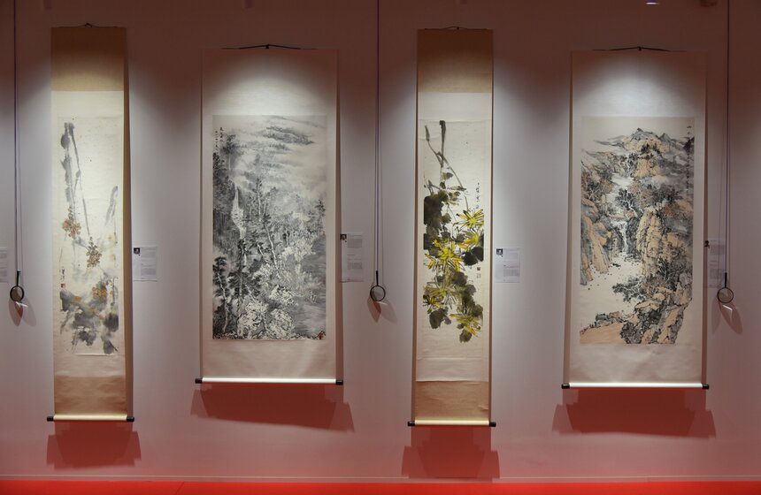 Выставка в "Сокольниках" расскажет об истории каллиграфии и ее стилях 19 фото