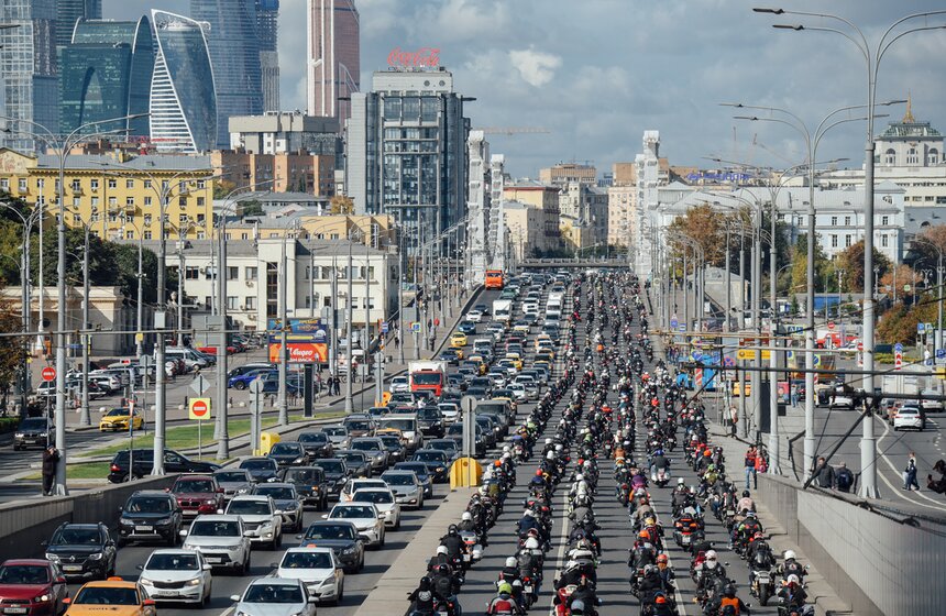 В Москве состоялся осенний мотофестиваль 21 фото