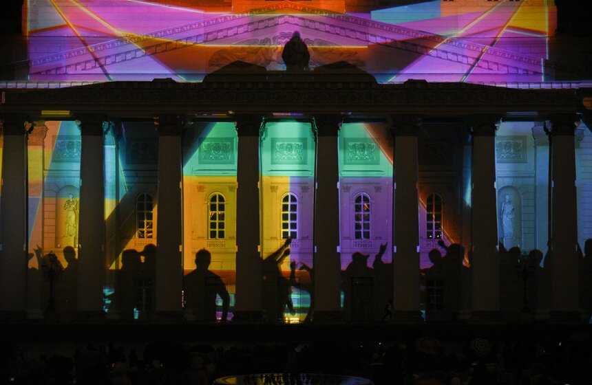 Театр о театре: фестиваль "Круг света" на Театральной площади 16 фото