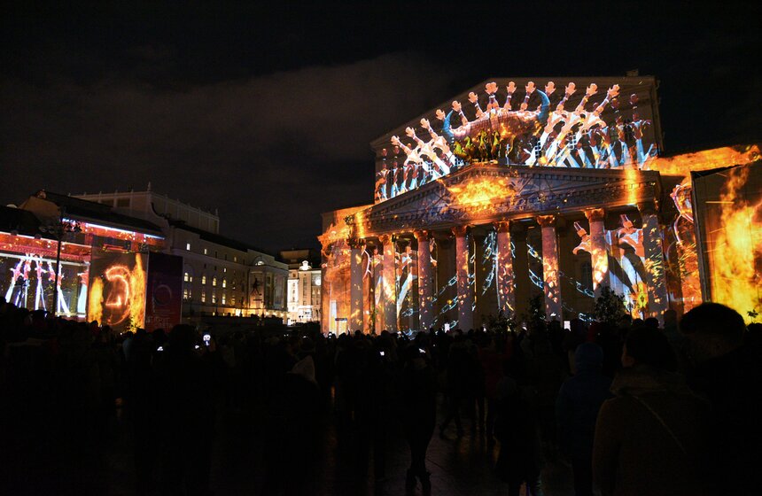 Театр о театре: фестиваль "Круг света" на Театральной площади 25 фото