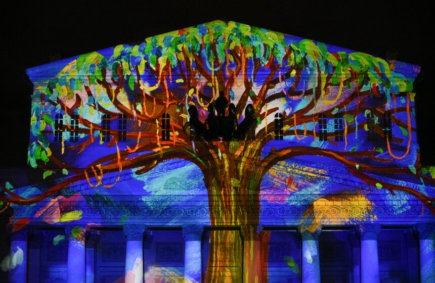 Театр о театре: фестиваль "Круг света" на Театральной площади 21 фото