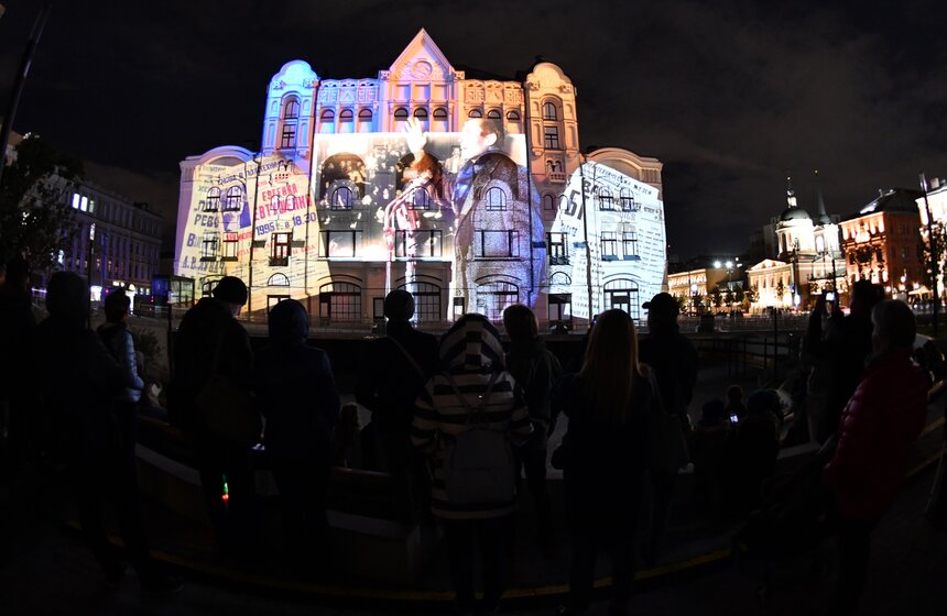 Фестиваль "Круг света" на фасаде Политехнического музея. Как это было 10 фото