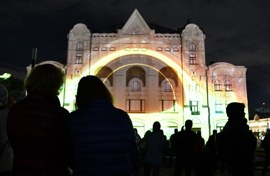 Фестиваль "Круг света" на фасаде Политехнического музея. Как это было 13 фото