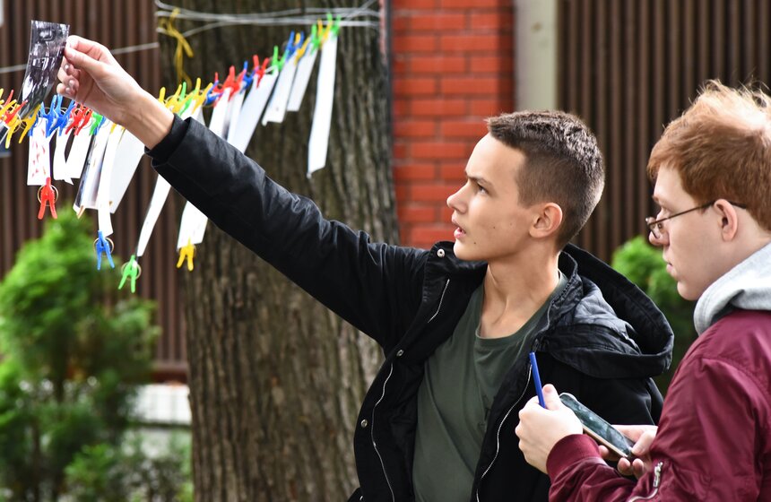 Веревка и прищепки. В саду "Эрмитаж" прошел фотоконкурс "Сушка" 13 фото