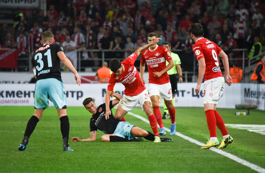 "Спартак" обыграл "Тун" и вышел в следующий раунд Лиги Европы 21 фото