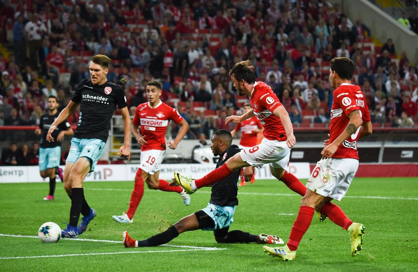 "Спартак" обыграл "Тун" и вышел в следующий раунд Лиги Европы 16 фото