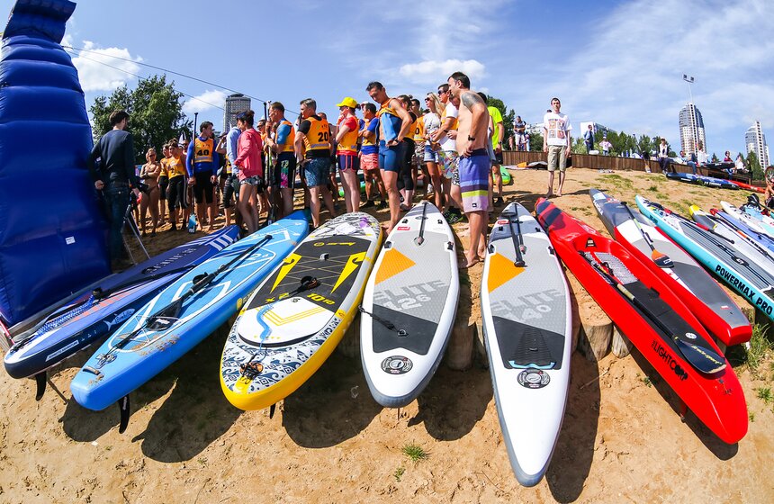 "Лови волну". В столице прошла гонка Strong Waves Tour по SUP-серфингу 1 фото