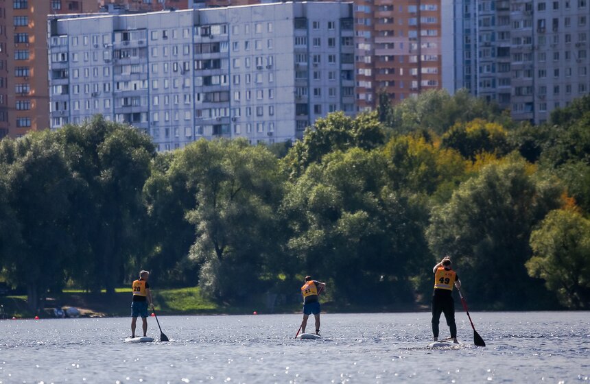 "Лови волну". В столице прошла гонка Strong Waves Tour по SUP-серфингу 11 фото