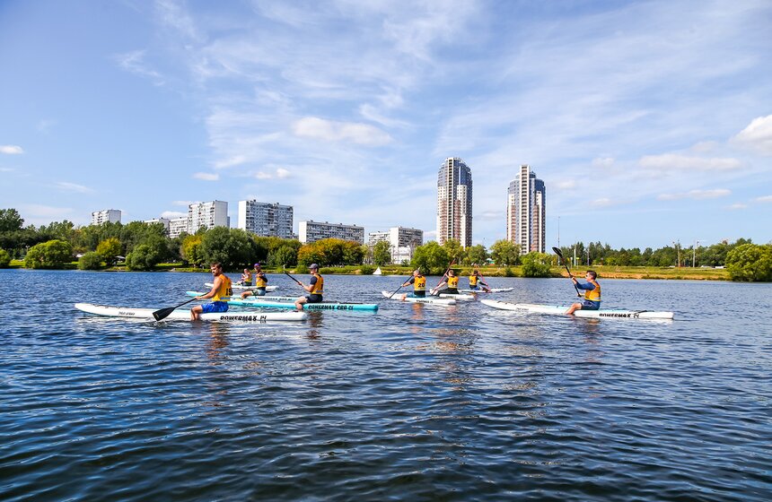 "Лови волну". В столице прошла гонка Strong Waves Tour по SUP-серфингу 6 фото