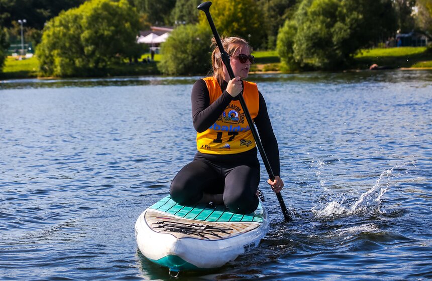 "Лови волну". В столице прошла гонка Strong Waves Tour по SUP-серфингу 18 фото