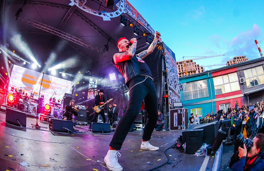 В Москве прошел панк-рок фестиваль "Панки в городе" 26 фото