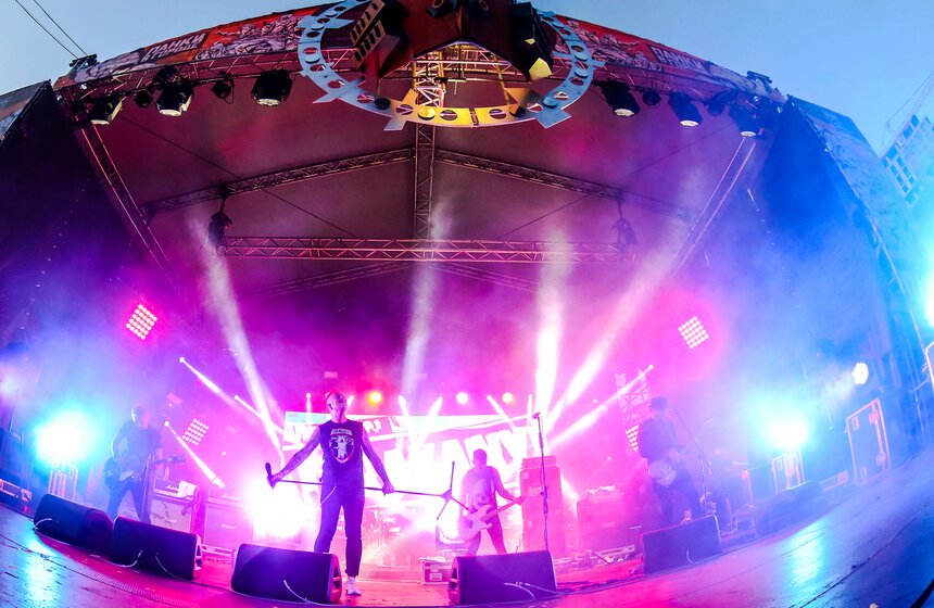 В Москве прошел панк-рок фестиваль "Панки в городе" 28 фото