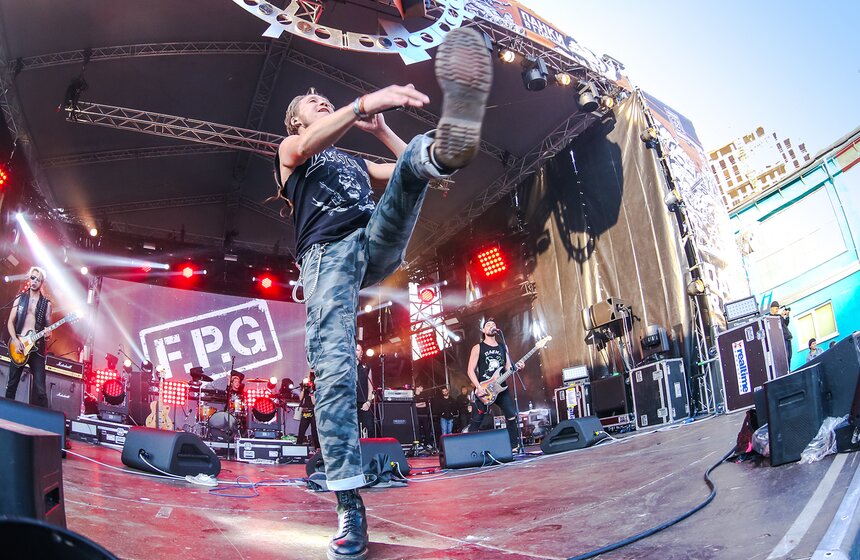 В Москве прошел панк-рок фестиваль "Панки в городе" 16 фото