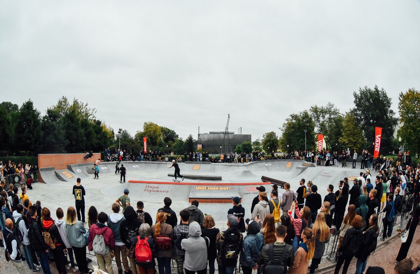 В Парке Горького открылся скейтпарк 4 фото