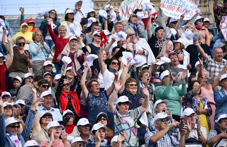 День "Московского долголетия" прошел на фестивале "Спасская башня" 6 фото