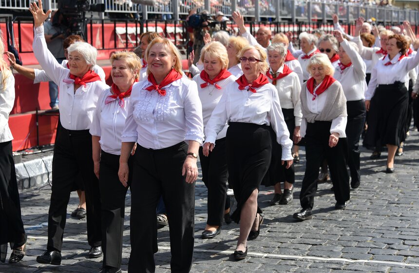 День "Московского долголетия" прошел на фестивале "Спасская башня" 2 фото