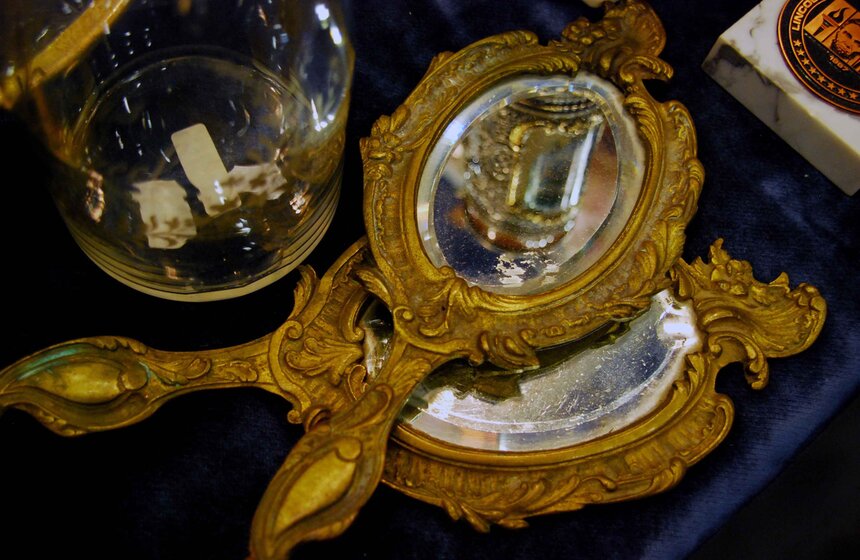 На Тишинке открылась юбилейная выставка "Блошиный рынок" 16 фото