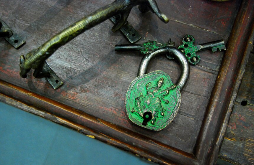 На Тишинке открылась юбилейная выставка "Блошиный рынок" 1 фото