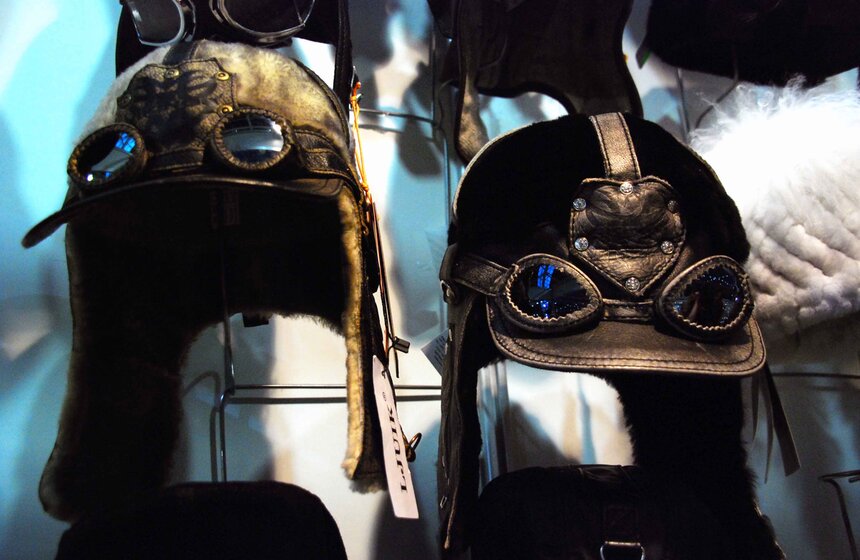 На Тишинке открылась юбилейная выставка "Блошиный рынок" 8 фото