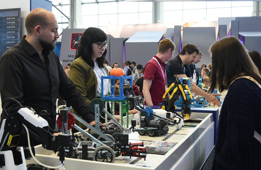 На ВДНХ стартовал форум "Город образования" 15 фото