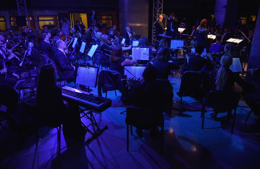 Всемирный день оперы отметили в столичном метро 9 фото