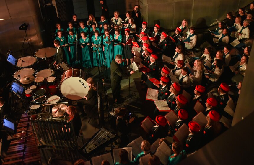 Всемирный день оперы отметили в столичном метро 17 фото