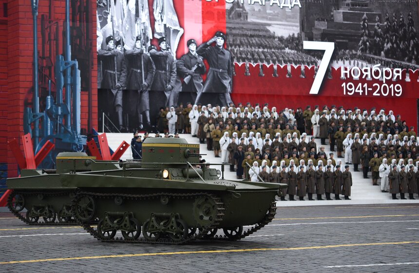 Репетиция марша в честь парада 1941 года прошла на Красной площади 31 фото