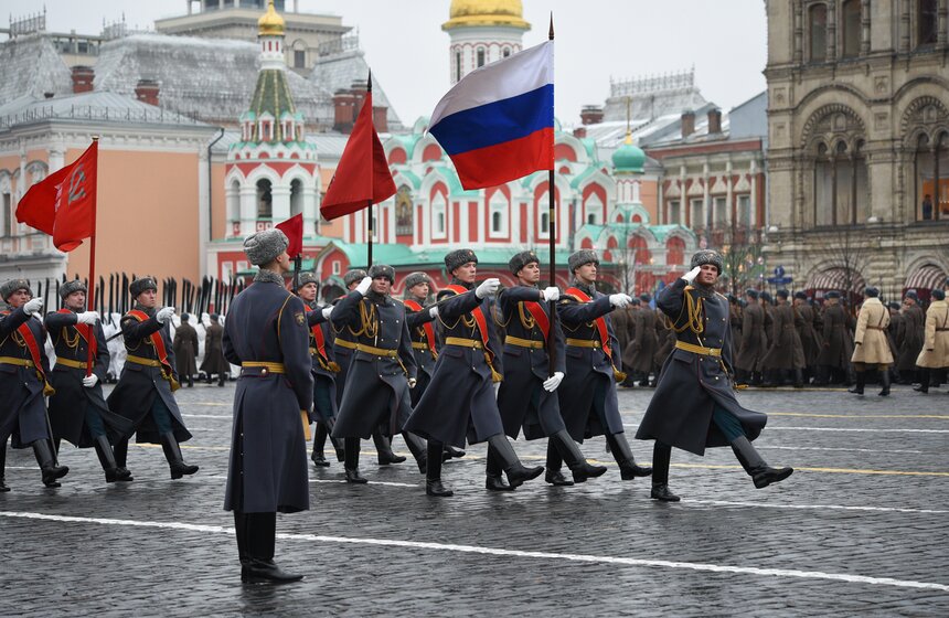 Репетиция марша в честь парада 1941 года прошла на Красной площади 23 фото