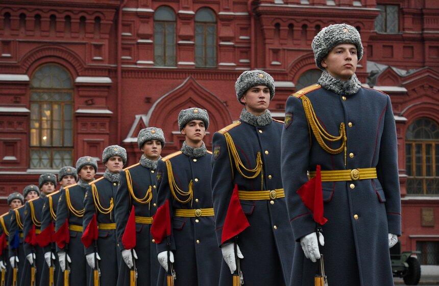 Репетиция марша в честь парада 1941 года прошла на Красной площади 7 фото